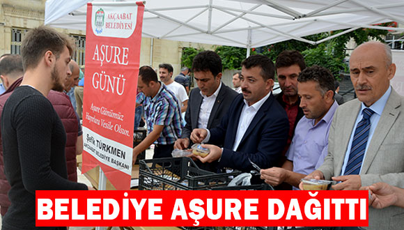 Belediye Aşure Dağıttı